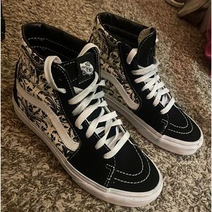 Size 7.5 high top vans! Hardly worn! Mint condition.